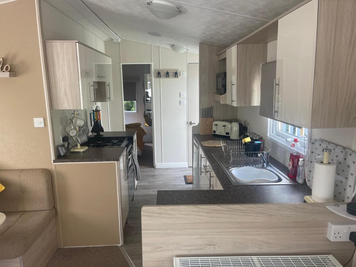 4 Lakes Holiday Let Villa Карнфорт Екстериор снимка
